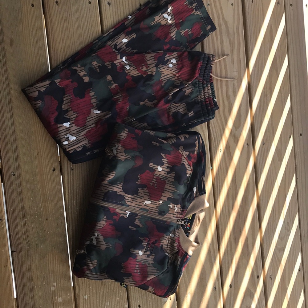 Women ADIDAS Army Tracksuit.  Size Small